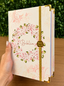 Bíblia Sagrada Letra Hipergigante PPM Capa Dura Círculo Floral Rosa Feminina Com Elástico Harpa ARC