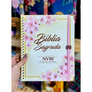 Bíblia Arranjo Bege Letra Normal Com Elástico e Medalhão Com Espaço Anotações Feminina Nvi SB