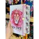 Bíblia Capa Dura Com Elástico Rosa E Medalhão Letra Gigante Com Harpa - Seja Forte E Aba Feminina