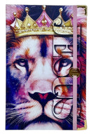 Bíblia Capa Dura com Elástico Rosa e Medalhão Letra Gigante - Leão Coroa