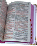 Bíblia Capa Dura Com Elástico Rosa E Medalhão Letra Gigante Com Harpa - Leão Flores Rosa E Índice