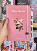 Bíblia Sagrada Letra Hipergigante PPM Capa Dura Flor Rosa Feminina Com Harpa e Abas Adesivas ARC