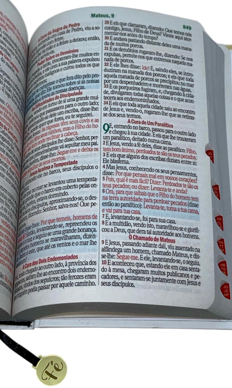Bíblia Sagrada Letra Hipergigante PPM Capa Dura Flores Branca Feminina Com Harpa ARC Com Índice