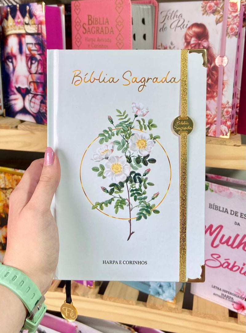 Bíblia Sagrada Letra Hipergigante PPM Capa Dura Flores Branca Feminina Com Harpa ARC Com Índice