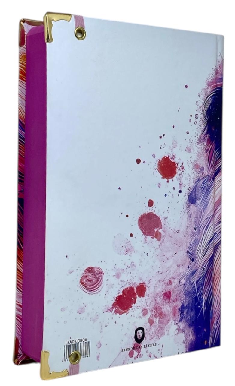 Bíblia Capa Dura com Elástico Rosa e Medalhão Letra Gigante - Leão Coroa