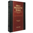 Bíblia Do Homem Sábio Com Estudo Letra Hipergigante Capa Dura Preta e Vermelha Com Harpa Masculina Arc