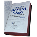 Bíblia Do Homem Sábio Com Estudo Letra Hipergigante Capa Dura Preta e Vermelha Com Harpa Masculina Arc