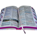 Bíblia Leão Seja Forte e Corajosa Cor Branca Letra Gigante Capa Dura Com Harpa E Abas Coladas Feminina Arc