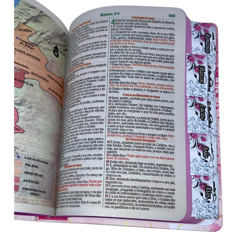 Bíblia Leão Seja Forte e Corajosa Cor Branca Letra Gigante Capa Dura Com Harpa E Abas Feminina Arc