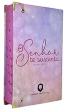 Bíblia Feminina Capa Semiflexivel Com Elástico Rosa e Medalhão Letra Gigante Com Índice - O Senhor Te Sustenta