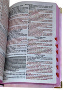 Bíblia Feminina Capa Semiflexivel Com Elástico Rosa e Medalhão Letra Gigante Com Índice - O Senhor Te Sustenta