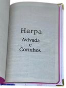 Bíblia Capa Dura com Elástico Rosa e Medalhão Dourado Letra Gigante - Leão Coroa + Índice