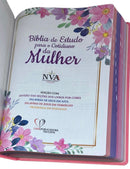 Bíblia De Estudo Para o Cotidiano Da Mulher Rosa Intenso Capa Dura Letra Gigante - NVA