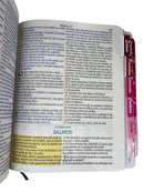 Bíblia Evangélica Letra Jumbo Grande Capa Dura Flor Minimalista Arc Com Harpa e Abas Adesivas