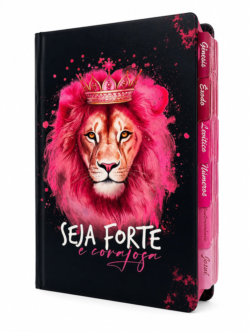Bíblia Leão Seja Forte e Corajosa Cor Preta Letra Gigante Capa Dura Com Harpa E Abas Coladas Feminina Arc