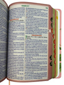 Bíblia Flor Rosa Letra Hipergigante Capa Dura Com Harpa e Índice Feminina Arc
