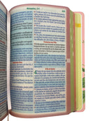 Bíblia Sagrada Letra Hipergigante PPM Capa Dura Flor Rosa Feminina Com Harpa ARC