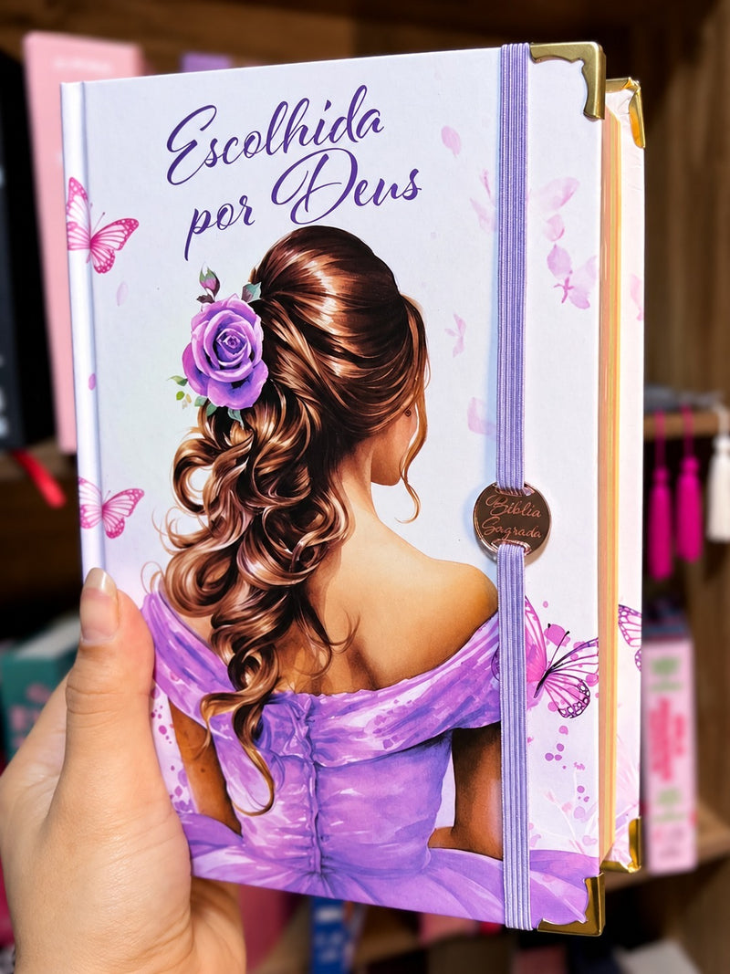 Bíblia Cristã Escolhida por Deus Com Elástico Roxo E Medalhão Capa Dura Letra Gigante Com Harpa ARC