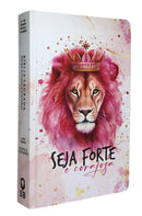 Kit Bíblia Feminina Leão Seja Forte e Corajosa Branca  Com Índice + Devocional Lettering 3 Minutos de Sabedoria Para Mulheres
