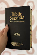 Kit 2 Bíblias Sagrada Com Índice e Capa Semi Flexivel Letra Gigante - Cor Preta e Pink