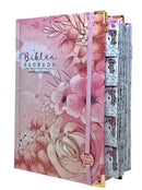 Bíblia Capa Dura Com Elástico Rosa e Medalhão Letra Hipergigante - Jardim Rosa Abas Já Coladas