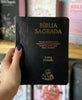 Kit Casal 2 Bíblias Evangélicas Tijolinho Letra Grande Capa Flexível Luxo Preta e Rosé Para Bolsa Linguagem NVA com Índice