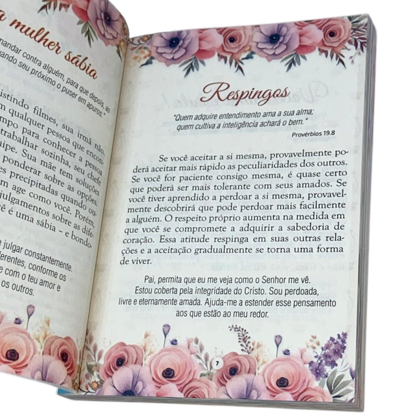 Livro Devocional  Tudo Posso 3 Minutos De Sabedoria Para Mulheres Capa Brochura