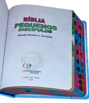 Bíblia Pequenos Discípulos Azul Infantil Letra Comum Capa Dura Com Harpa e Índice Masculina Arc