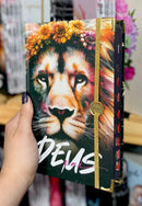 Bíblia Capa Dura Com Elástico Dourado e Medalhão Letra Gigante - Leão Deus Pai + Índice