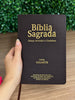Kit 02 Bíblias Marrom Evangélicas Letra Gigante Capa Semiflexível ARC Com Harpa e Índice Fem & Masc