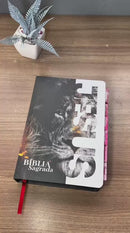Bíblia Leão Jesus Letra Gigante Capa Dura Com Harpa E Abas Femininas Arc