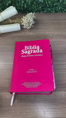 Bíblia Cor Pink PPM Letra Gigante com Abas Feminina Capa Semi Flexível Com Harpa  Arc