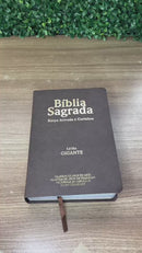 Kit 02 Bíblias Marrom Evangélicas Letra Gigante Capa Semiflexível ARC Com Harpa e Índice Fem & Masc