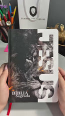 Kit 2 Bíblias Evangélicas Leão Jesus Letra Gigante Capa Dura Com Harpa E Índice Arc