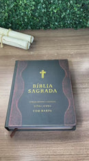 Bíblia Sagrada Letra Grande Jumbo Cor Preta e Marrom com Harpa e Índice Masculino Arc